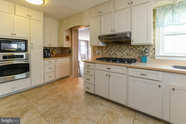 $339,999 | 21 Hiawatha Road, Somerdale, NJ 08083