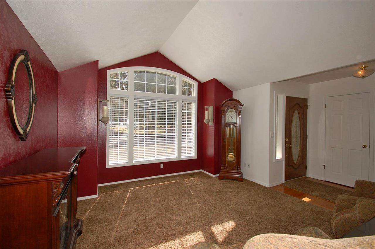4519 East Silver Pine Road Colbert, WA 99005 - Photo 9 of 20 Gallery Image 9