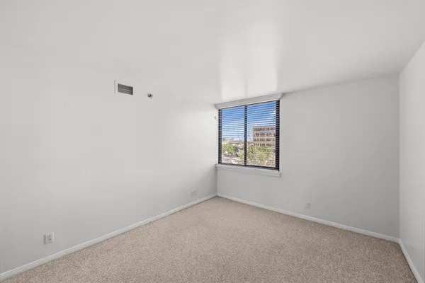 $2,300 | 3525 Sage Road, Unit 504, Houston, TX 77056