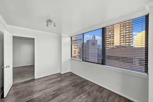 $2,300 | 3525 Sage Road, Unit 504, Houston, TX 77056