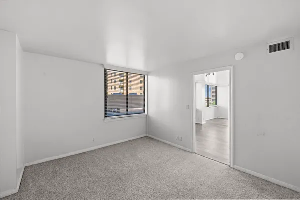 $2,300 | 3525 Sage Road, Unit 504, Houston, TX 77056