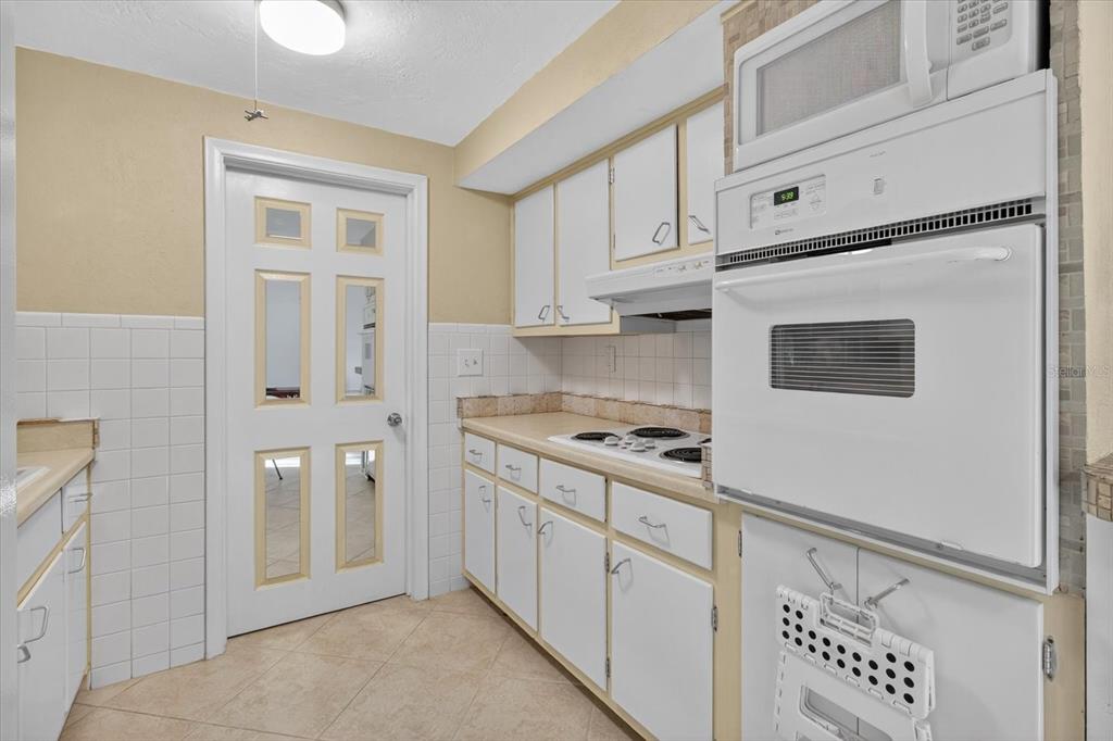 1652 Debonair Drive Holiday, FL 34690 - Photo 37 of 91