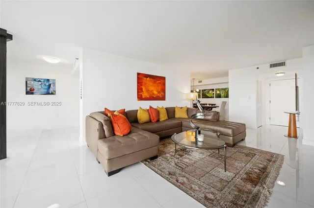 $4,100 | 2000 Towerside Terrace, Unit 805, Miami, FL 33138