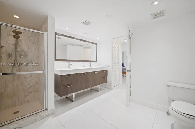 $4,100 | 2000 Towerside Terrace, Unit 805, Miami, FL 33138