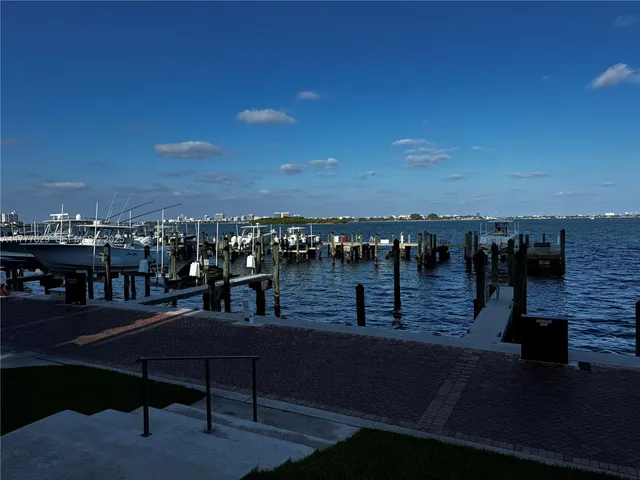 $4,100 | 2000 Towerside Terrace, Unit 805, Miami, FL 33138