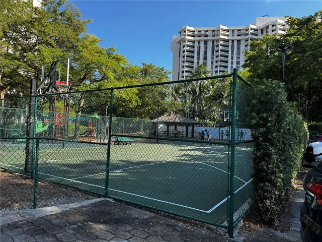 $4,100 | 2000 Towerside Terrace, Unit 805, Miami, FL 33138