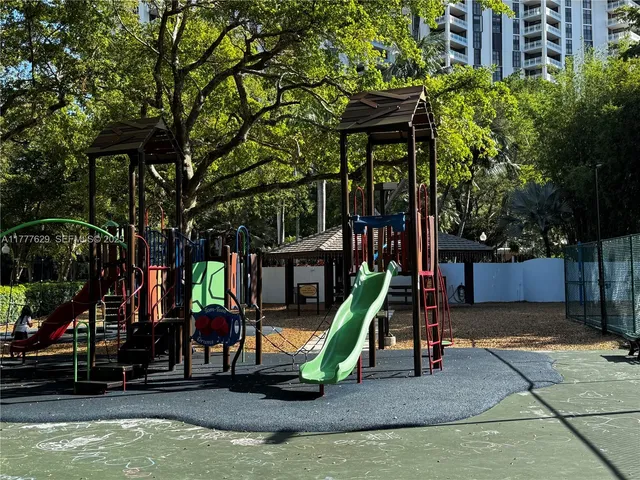 $4,100 | 2000 Towerside Terrace, Unit 805, Miami, FL 33138