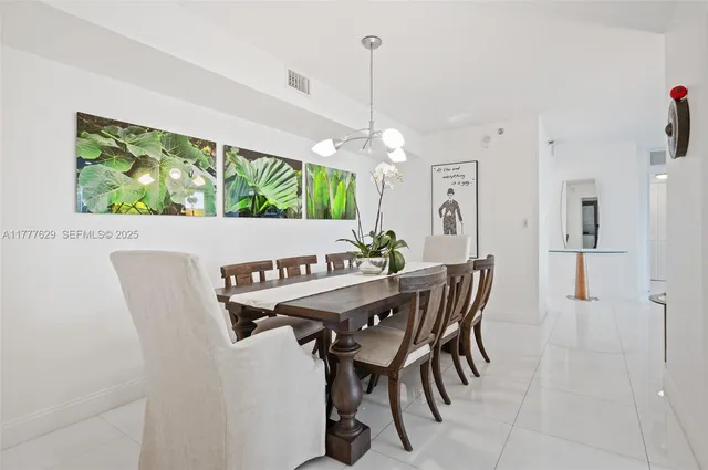 $4,100 | 2000 Towerside Terrace, Unit 805, Miami, FL 33138