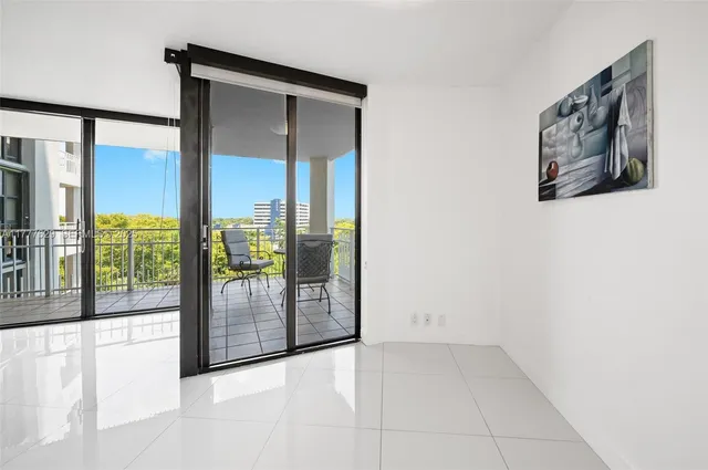 $4,100 | 2000 Towerside Terrace, Unit 805, Miami, FL 33138