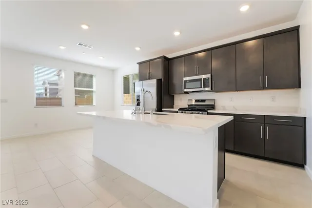 $2,750 | 1049 Strada Tortona, Henderson, NV 89011