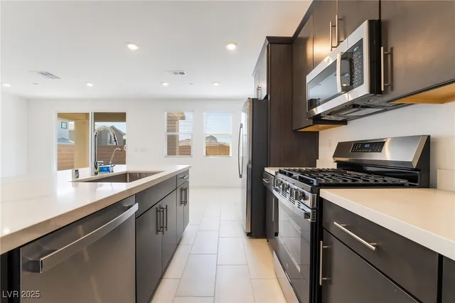 $2,750 | 1049 Strada Tortona, Henderson, NV 89011