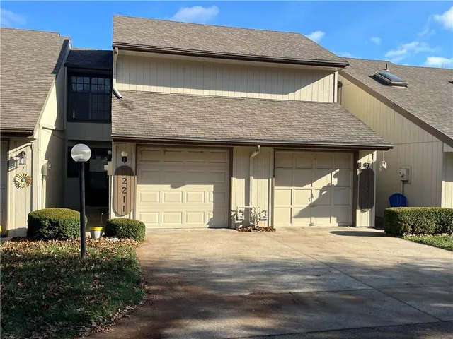 $220,000 | 12211 Holmes Lane, Kansas City, MO 64146