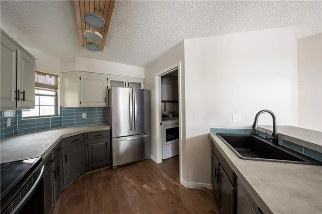 $220,000 | 12211 Holmes Lane, Kansas City, MO 64146