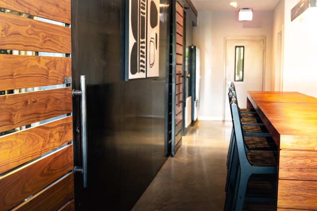 2505 Thornton Road, Unit 2106 Austin, TX 78704 - Photo 19 of 40 a view of a hallway with windows