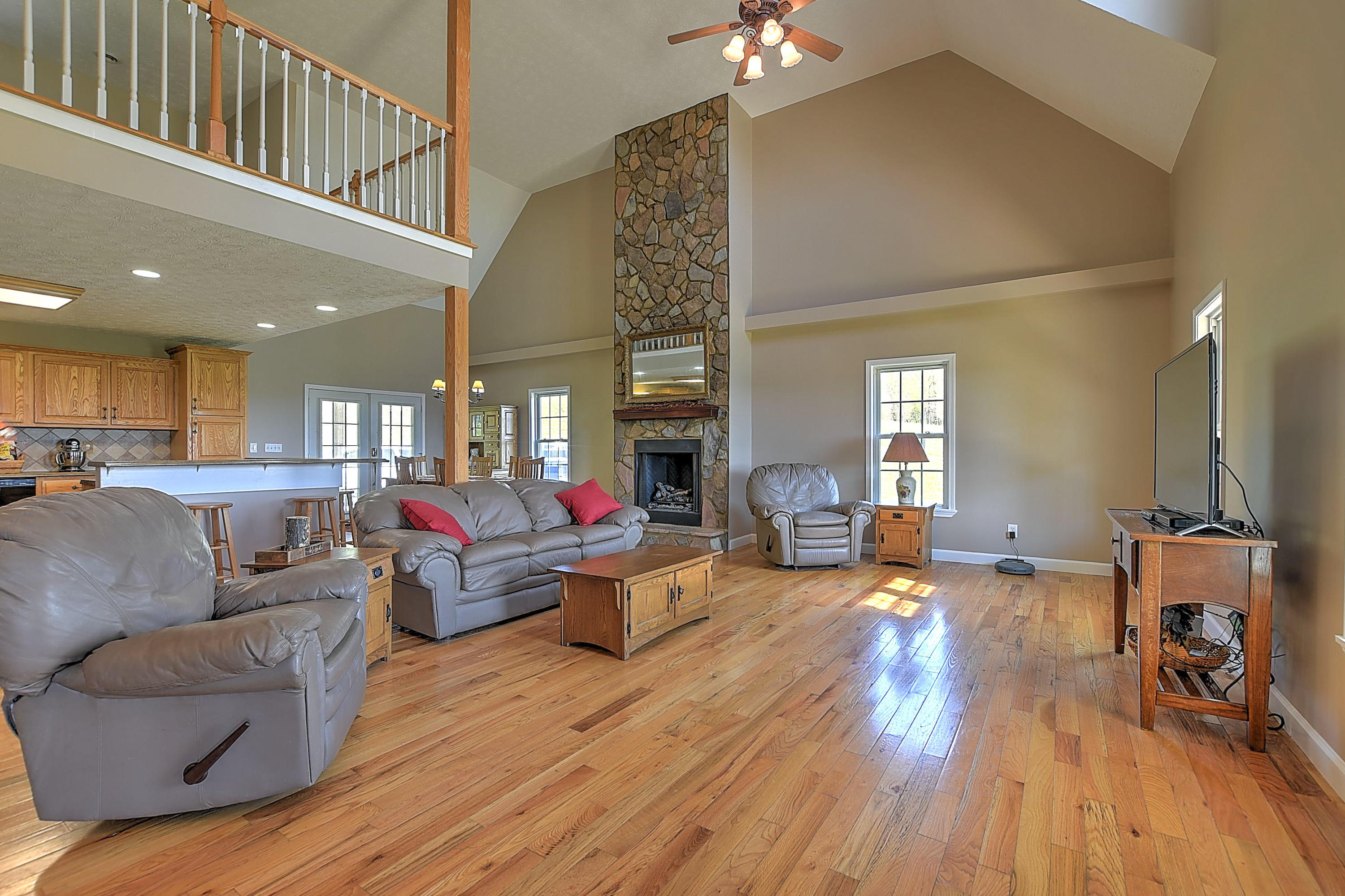 220 Kincheloe Road Fall Branch, TN 37656 - Photo 4 of 71 218 Kinchloe-5