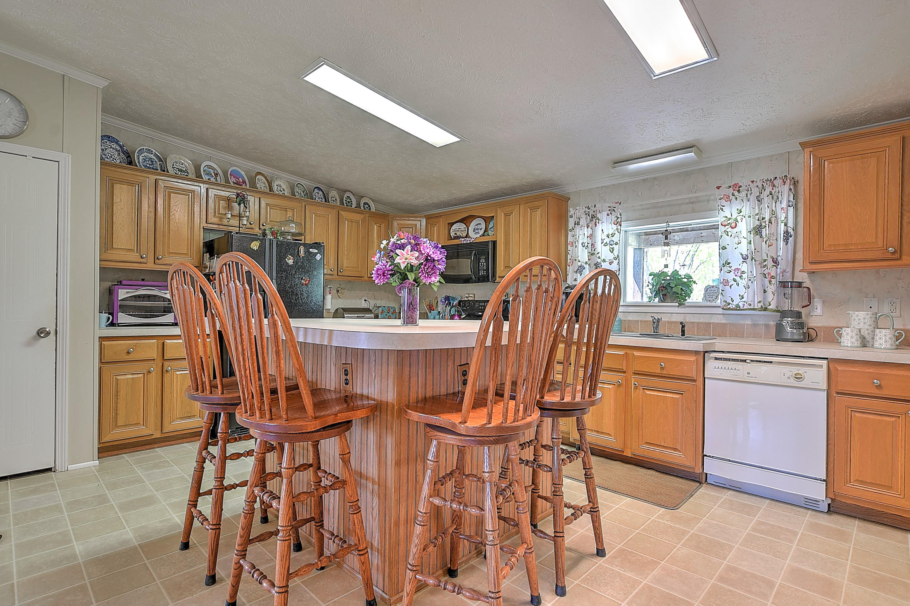 220 Kincheloe Road Fall Branch, TN 37656 - Photo 54 of 71 218 Kinchloe-40