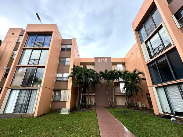 $2,850 | 9440 West Flagler Street, Unit 305, Miami, FL 33174