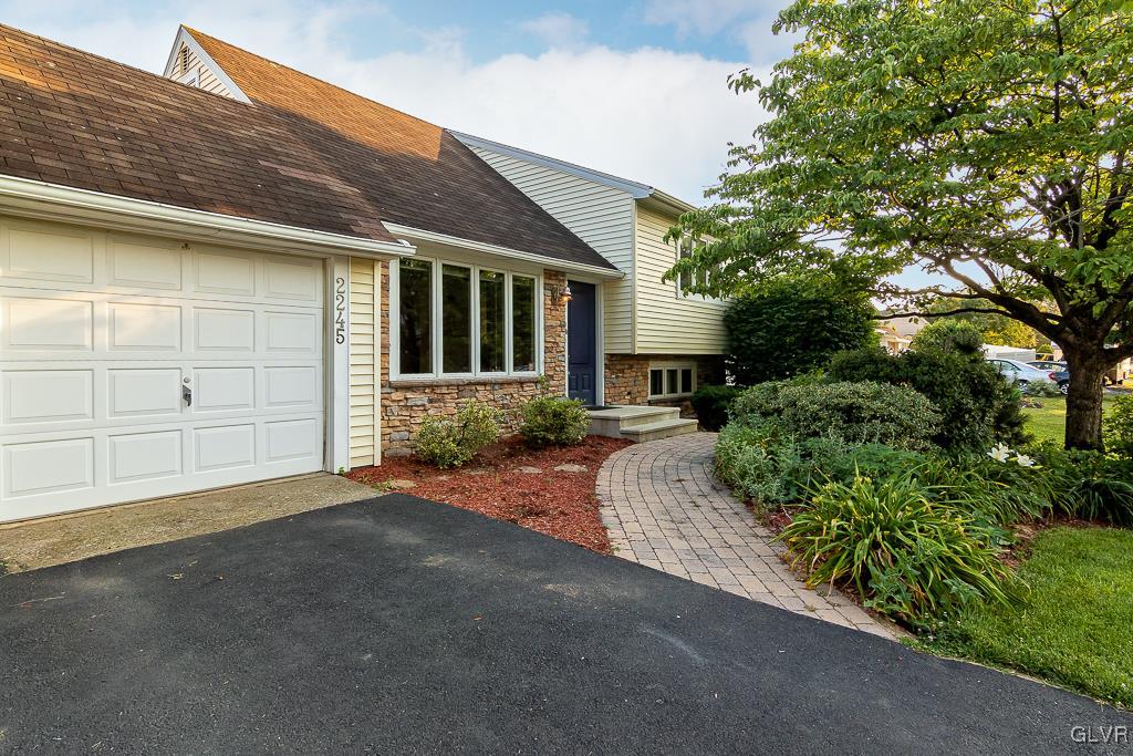 2245 Catasauqua Road Bethlehem, PA 18018 - Photo 7 of 42 Gallery Image 7