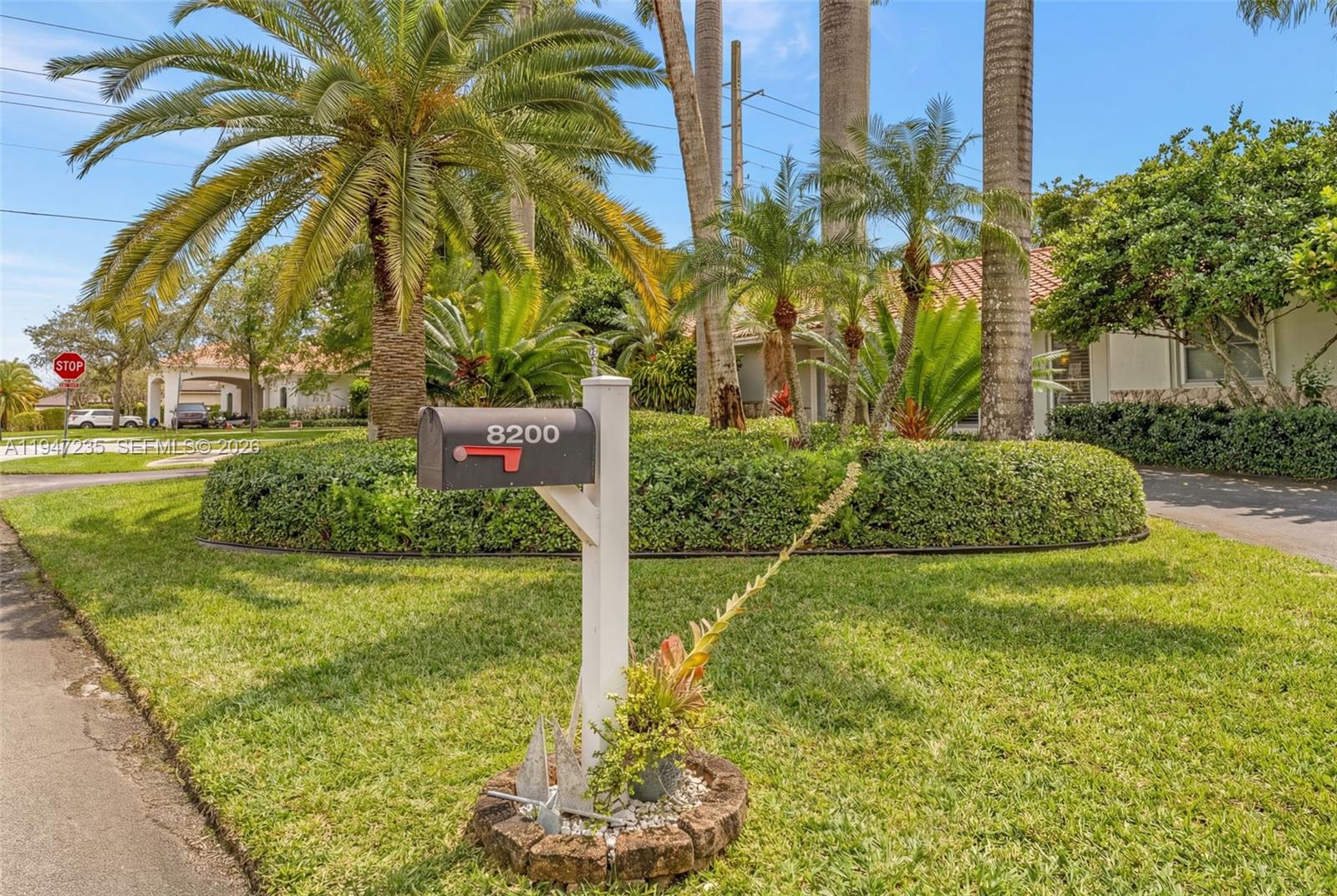 8200 Southwest 185th Terrace Cutler Bay, FL 33157 - Photo 3 of 42