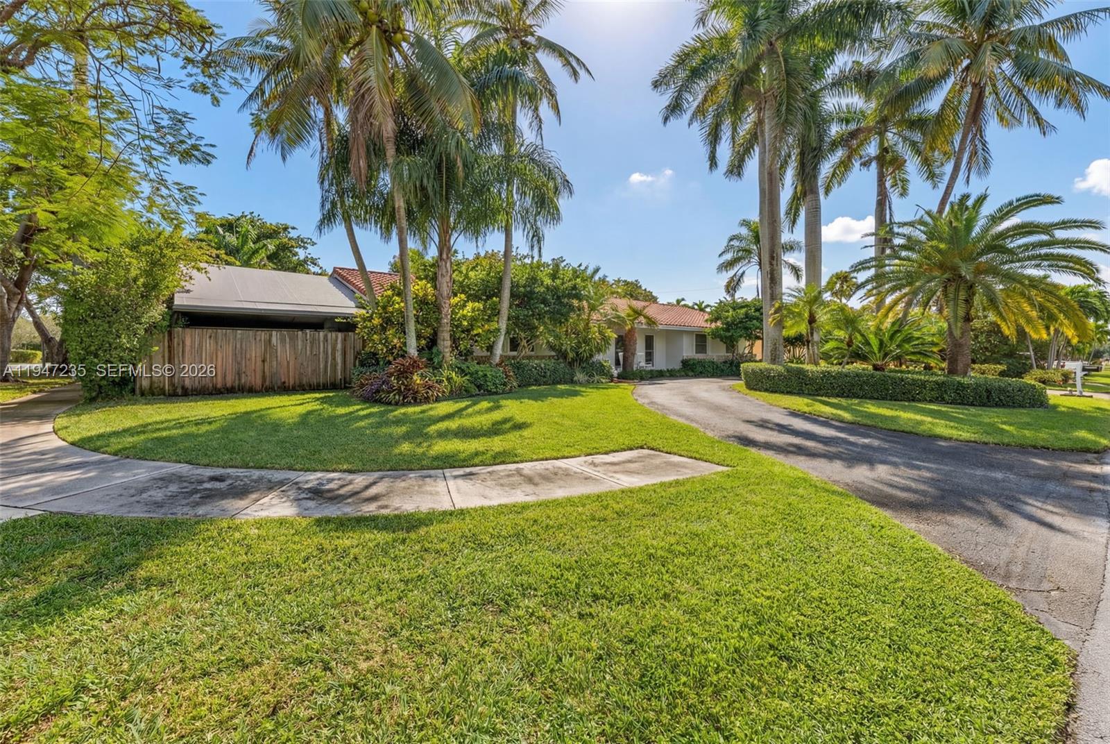 8200 Southwest 185th Terrace Cutler Bay, FL 33157 - Photo 4 of 42