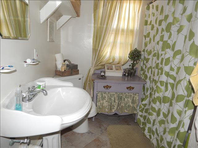 8330 Douglas Road Temperance, MI 48182 - Photo 9 of 11 Full Bath