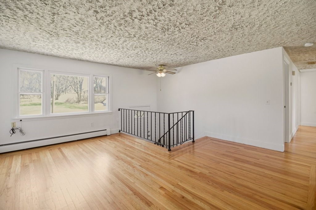 55 Mixter Street Middletown, RI 02842 - Photo 4 of 50