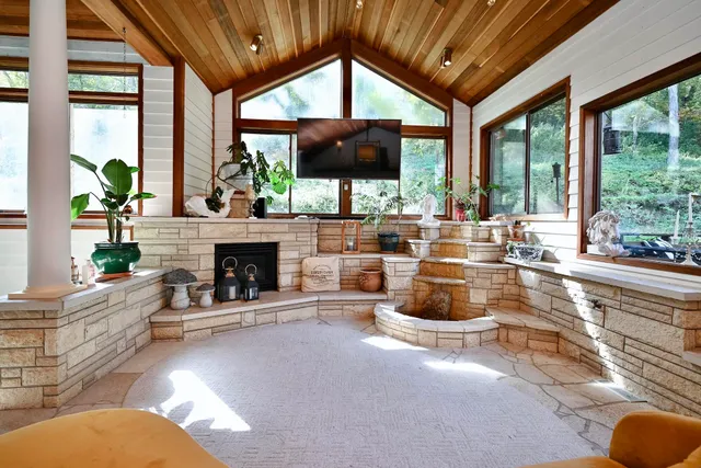 $1,200,000 | 2331 Goodview Road, Winona, MN 55987