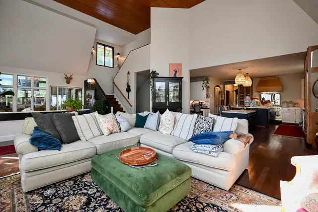 $1,200,000 | 2331 Goodview Road, Winona, MN 55987