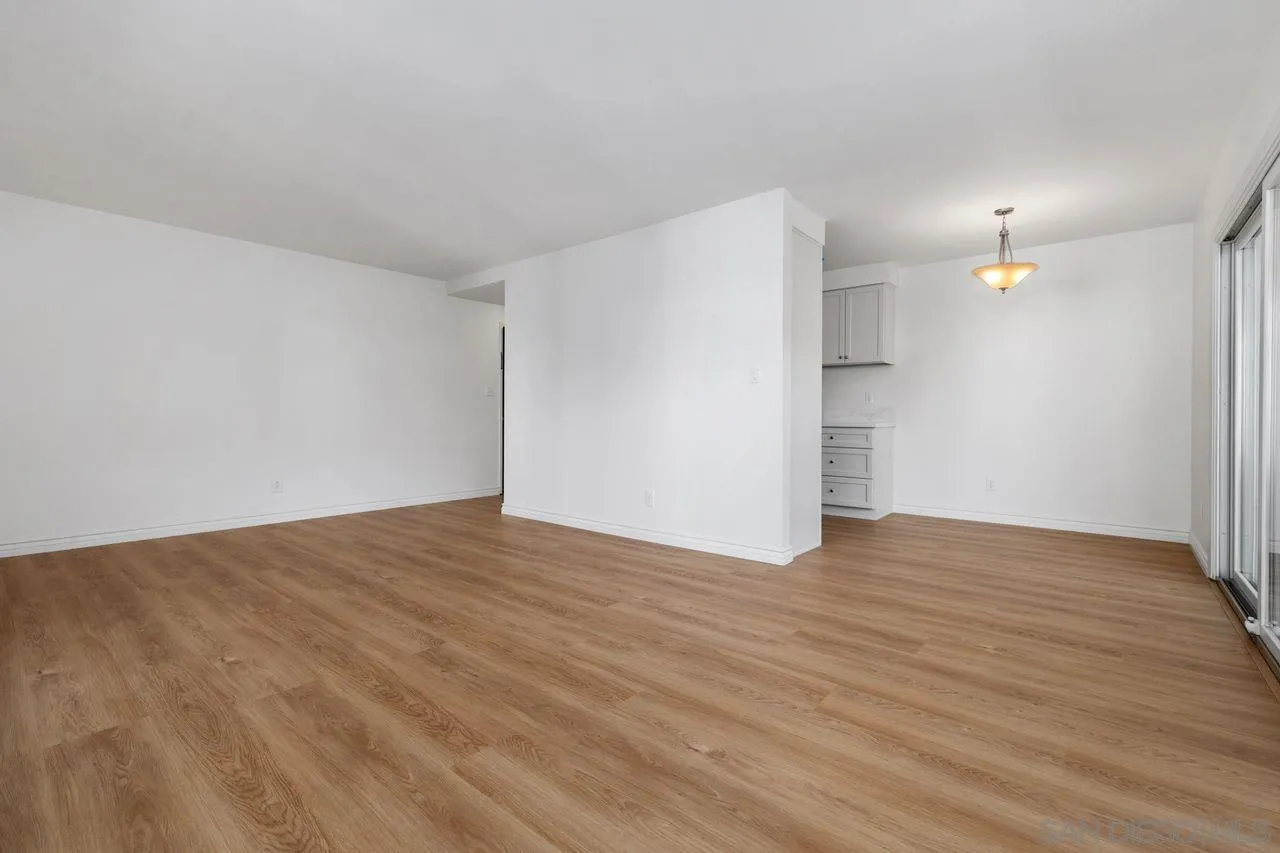 2368 Torrey Pines Road, Unit 63 La Jolla, CA 92037 - Photo 11 of 41 Interior Space/Layout
