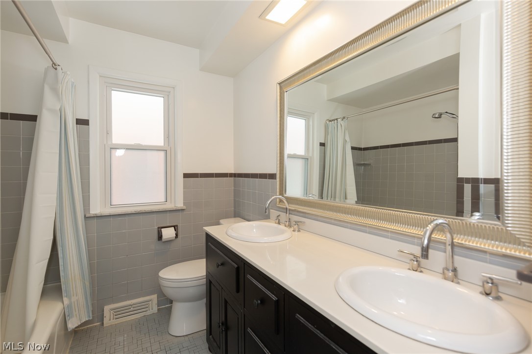 2532 Fenwick Road Cleveland, OH 44118 - Photo 22 of 35 Gallery Image 22