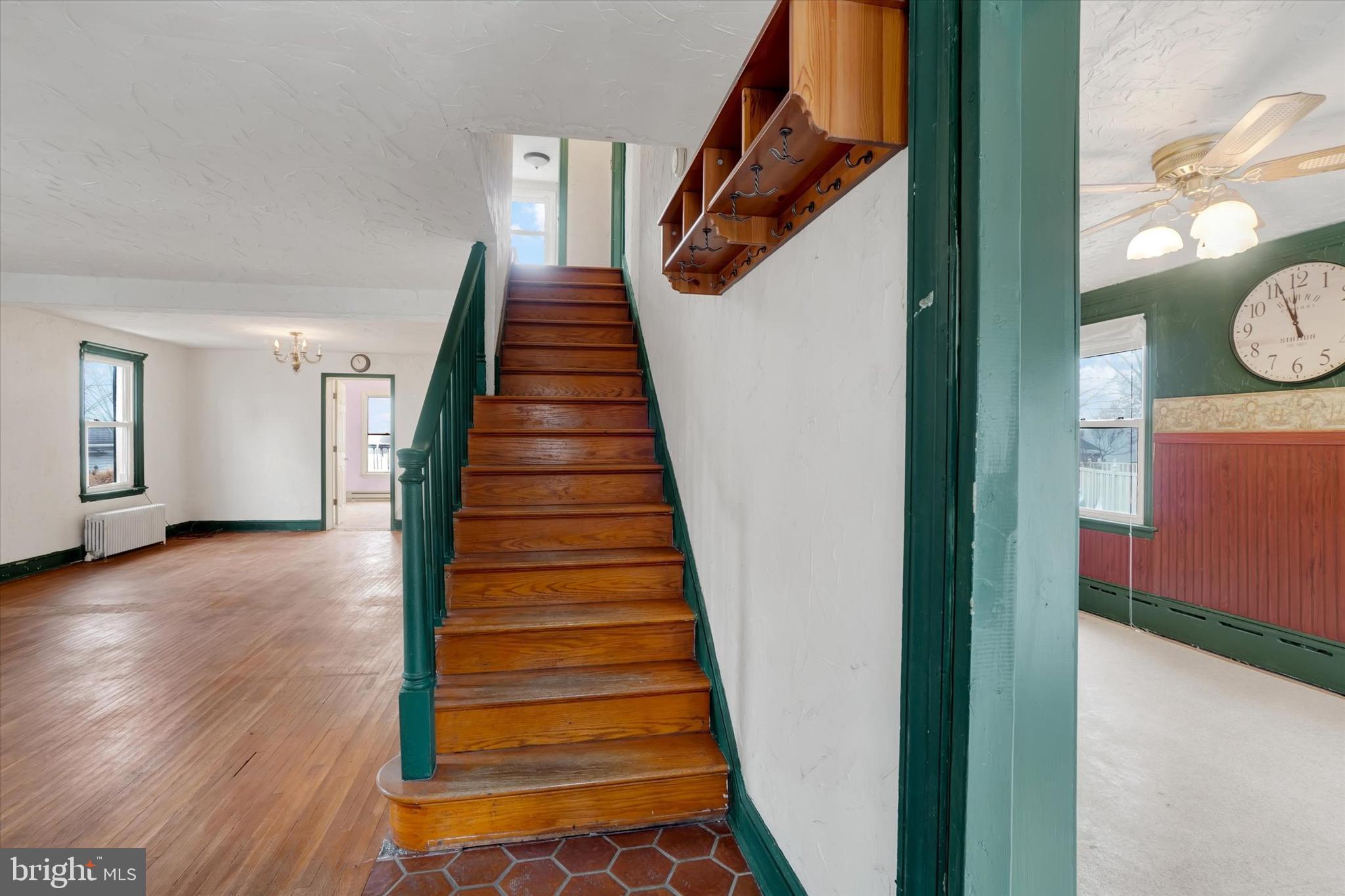 872 Grandview Road York, PA 17403 - Photo 3 of 28