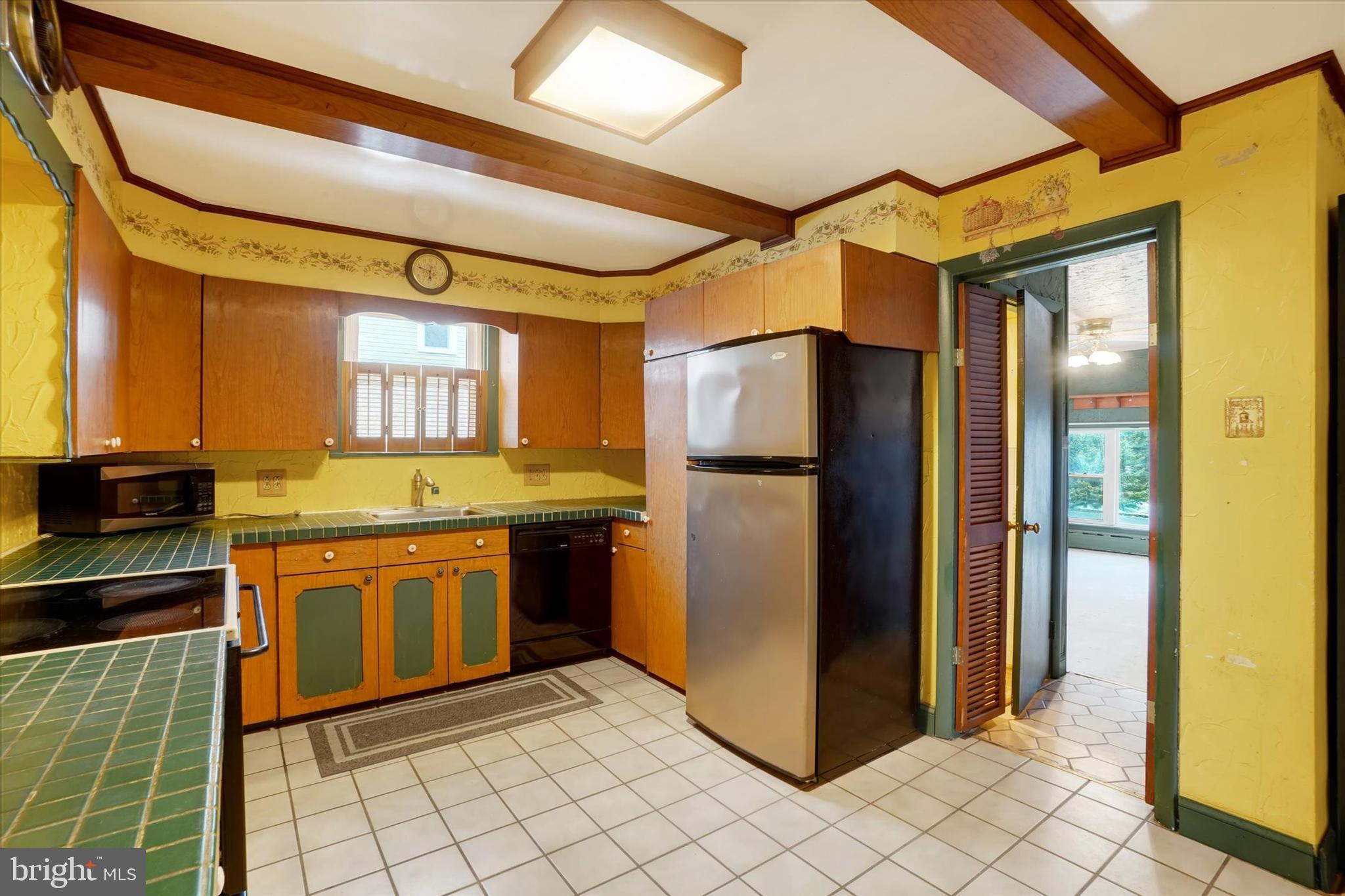 872 Grandview Road York, PA 17403 - Photo 8 of 28