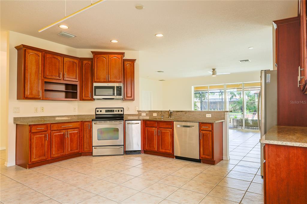 18014 Java Isle Drive Tampa, FL 33647 - Photo 11 of 38 Gallery Image 11