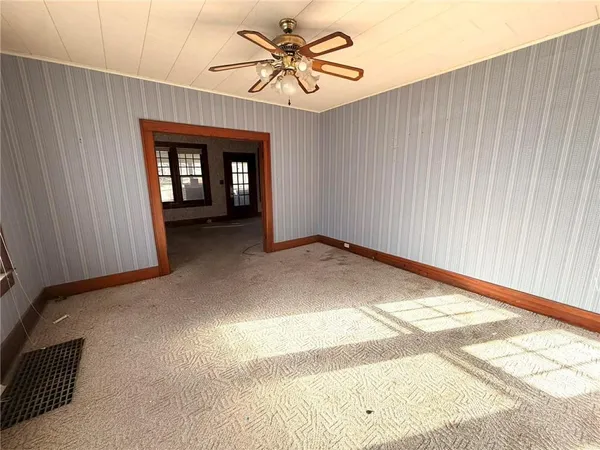 $79,900 | 502 East 14th Street, Baxter Springs, KS 66713