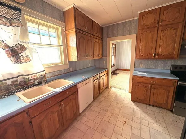 $79,900 | 502 East 14th Street, Baxter Springs, KS 66713