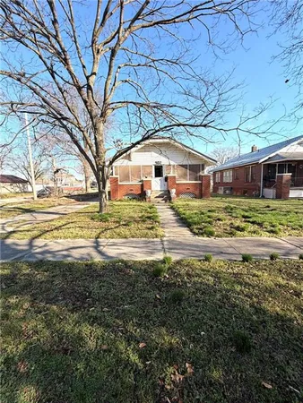 $79,900 | 502 East 14th Street, Baxter Springs, KS 66713