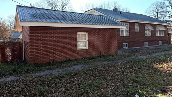 $79,900 | 502 East 14th Street, Baxter Springs, KS 66713