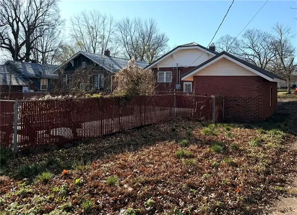 $79,900 | 502 East 14th Street, Baxter Springs, KS 66713