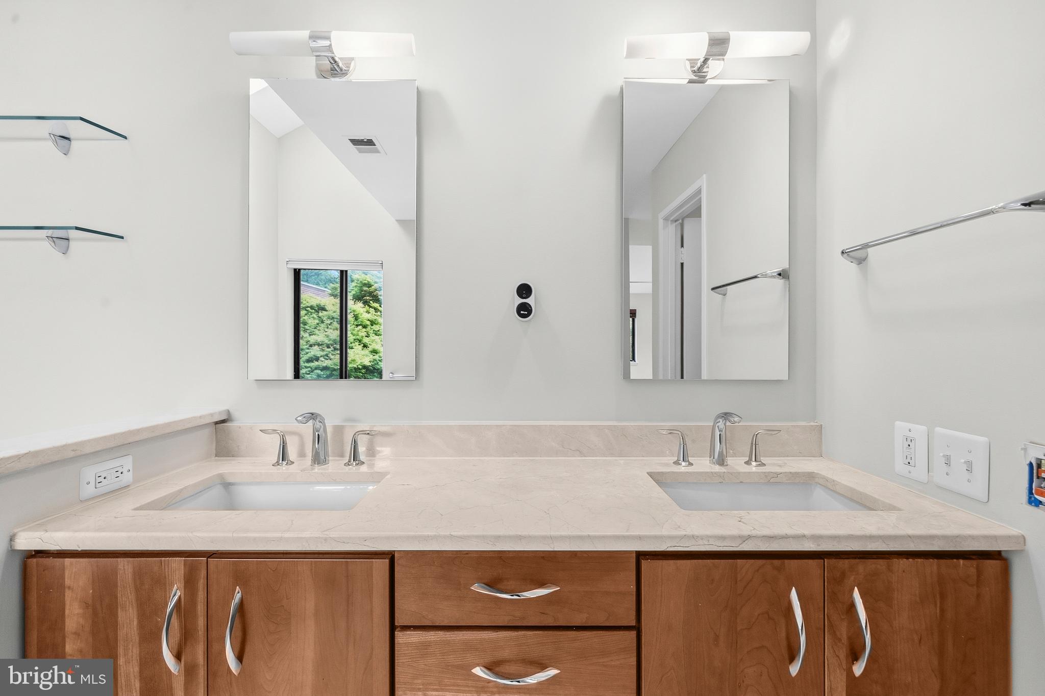 2105 South Bay Lane Reston, VA 20191 - Photo 37 of 71
