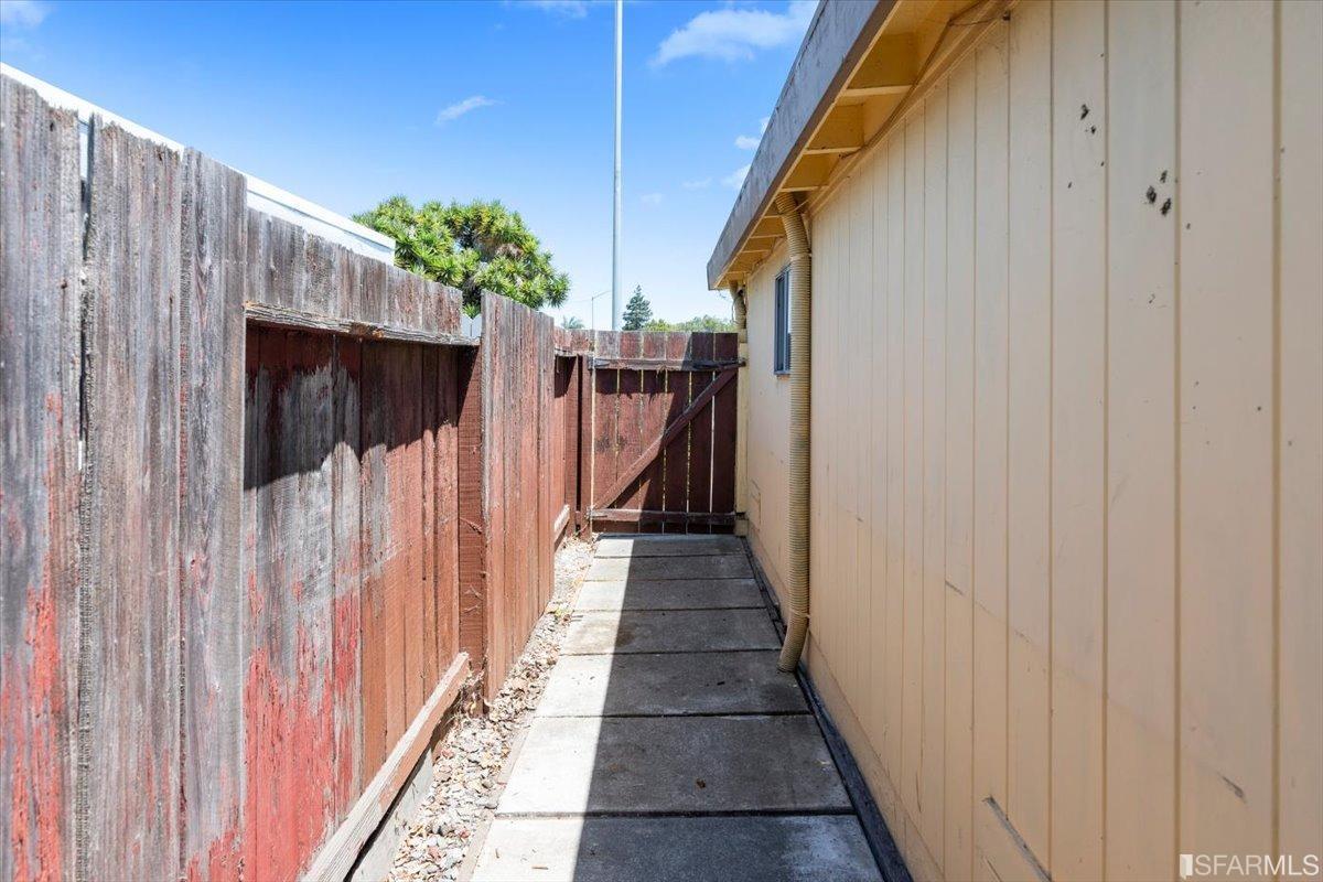 734 Telford Avenue Mountain View, CA 94043 - Photo 27 of 33