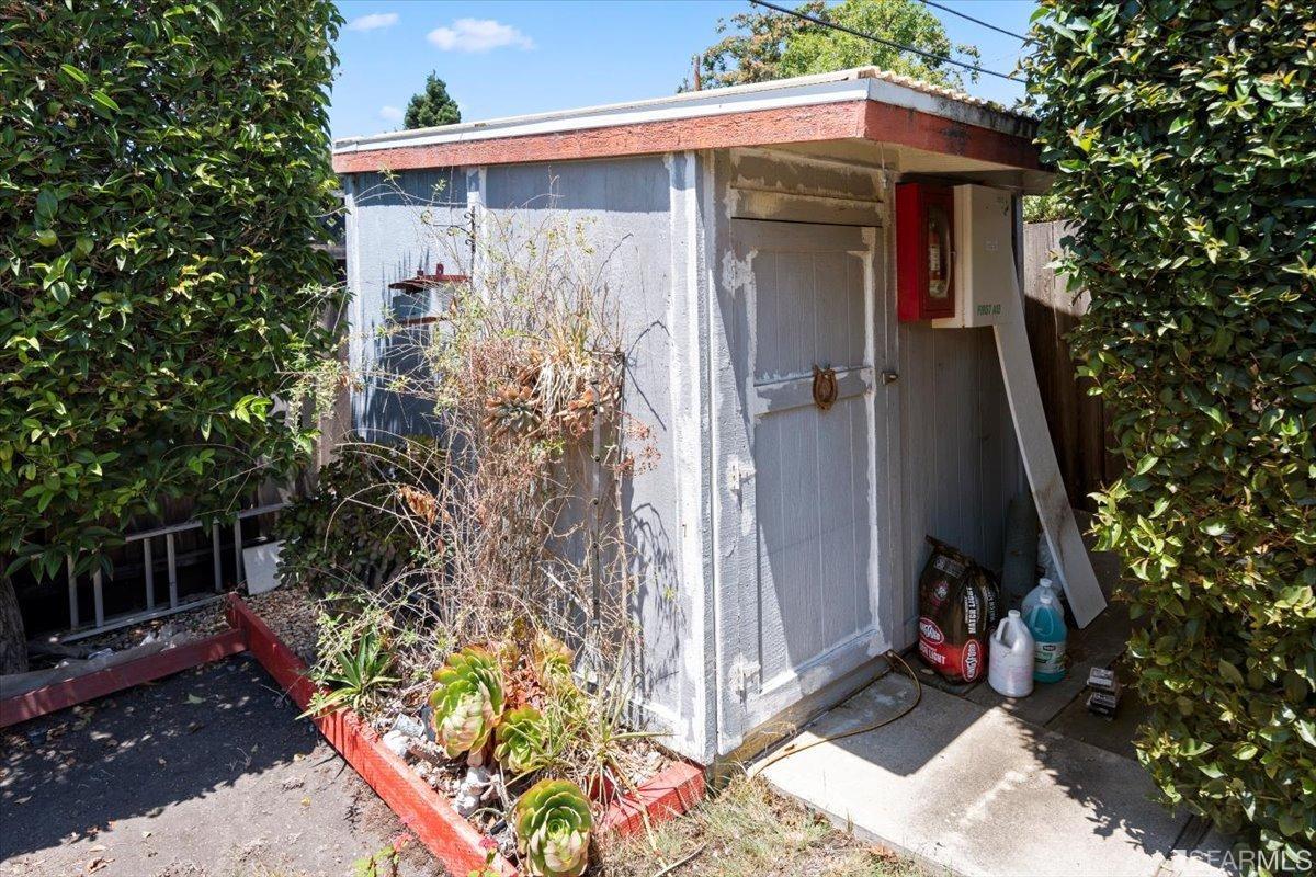 734 Telford Avenue Mountain View, CA 94043 - Photo 28 of 33