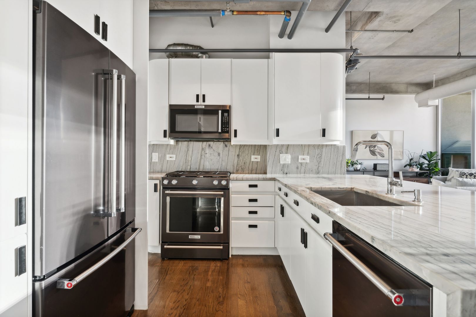 700 West Van Buren Street, Unit PH2 Chicago, IL 60607 - Photo 12 of 37