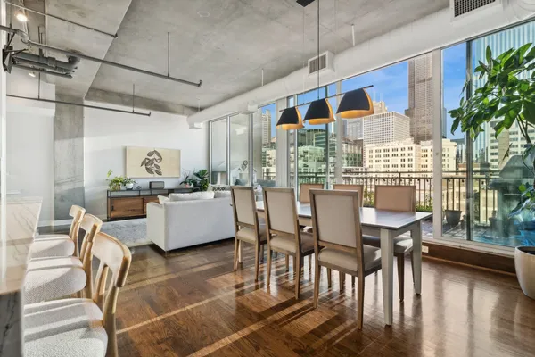 $799,000 | 700 West Van Buren Street, Unit PH2, Chicago, IL 60607