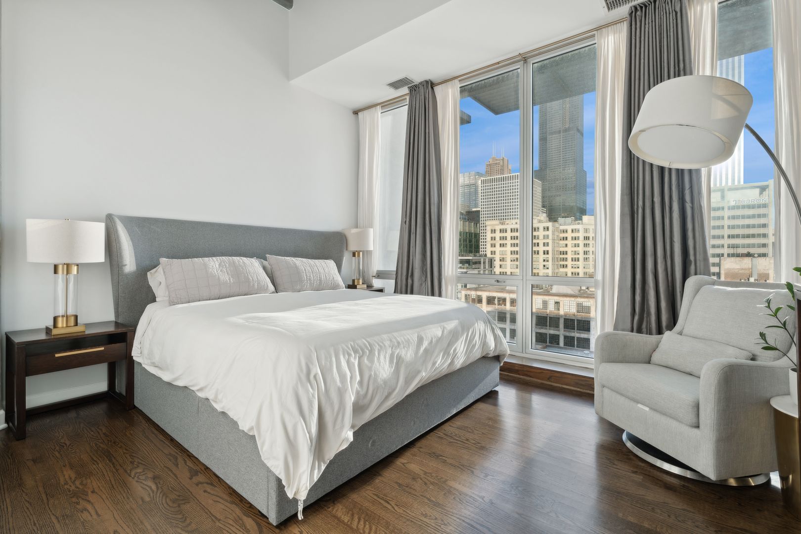 700 West Van Buren Street, Unit PH2 Chicago, IL 60607 - Photo 22 of 37