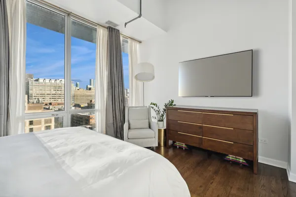$799,000 | 700 West Van Buren Street, Unit PH2, Chicago, IL 60607