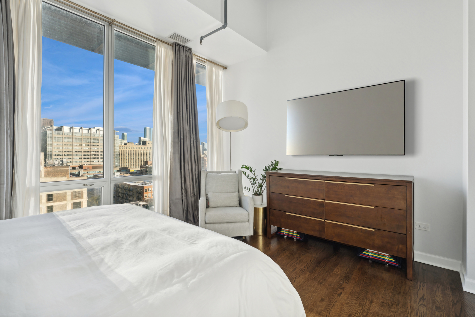 700 West Van Buren Street, Unit PH2 Chicago, IL 60607 - Photo 23 of 37