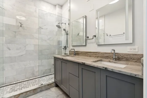 $799,000 | 700 West Van Buren Street, Unit PH2, Chicago, IL 60607