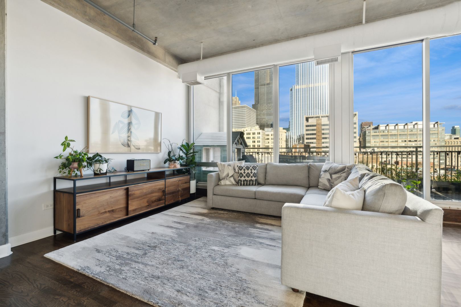 700 West Van Buren Street, Unit PH2 Chicago, IL 60607 - Photo 5 of 37