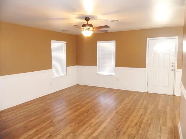 $1,275 | 108 South Cleveland Avenue, Sherman, TX 75090