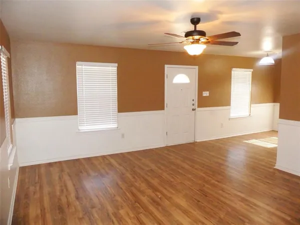 $1,275 | 108 South Cleveland Avenue, Sherman, TX 75090